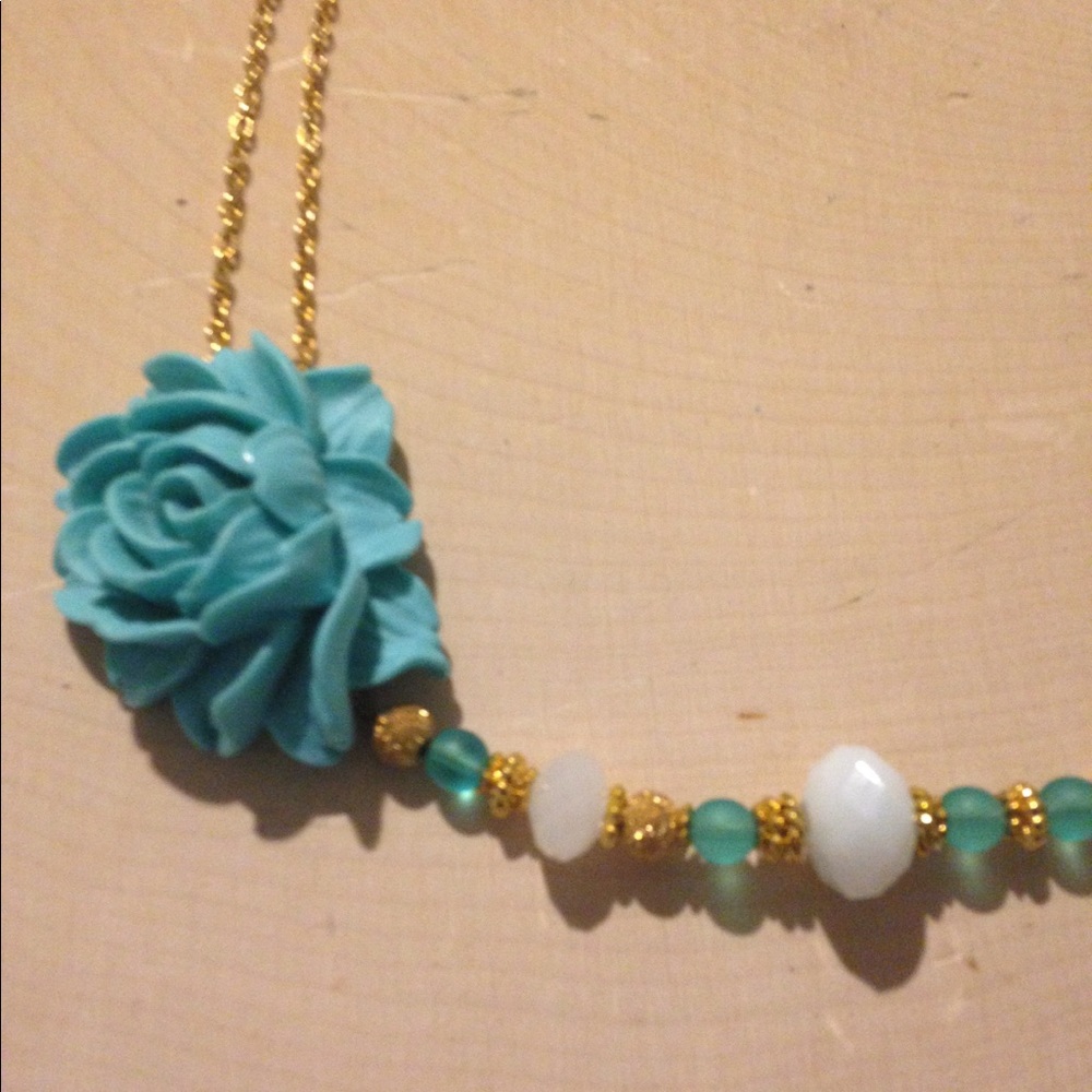 Woman's necklace